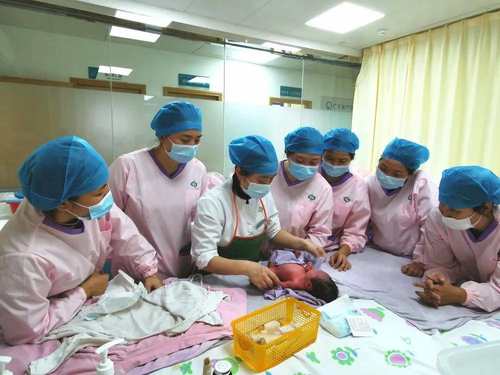绿春县妇婴监护型护送